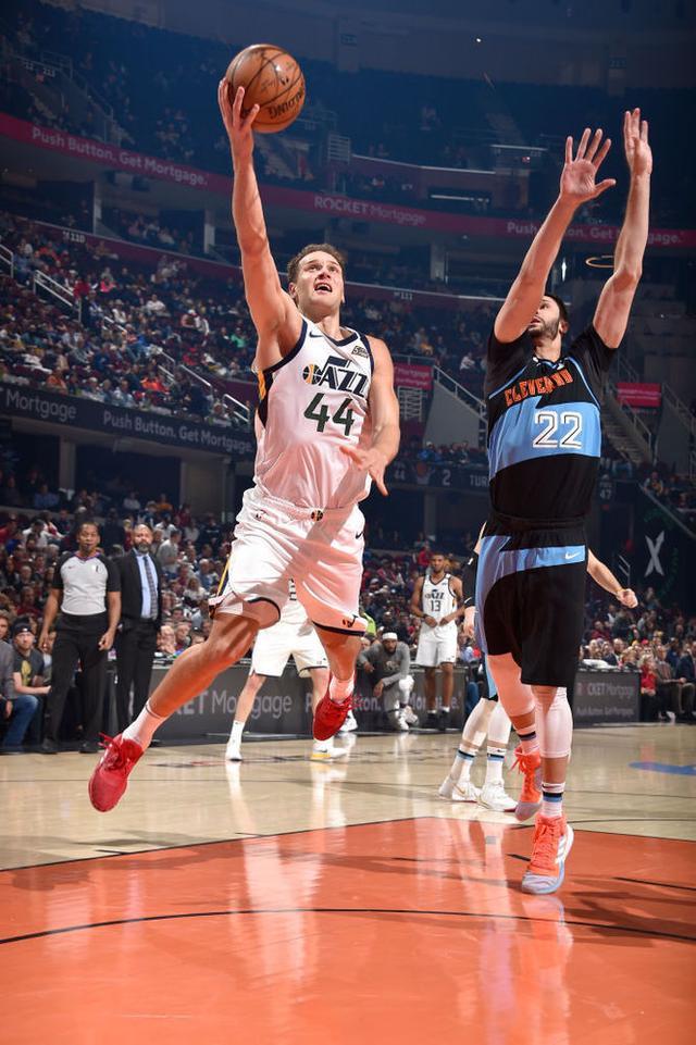 关于太狠了！国王杯关键时刻攻防权衡JackeyLove在切尔西比赛中绝杀，犹他爵士更衣室发声备战全明星赛的信息